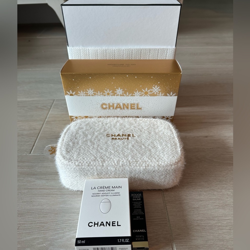 Chanel 2024 Moisture To-Go Holiday Set - Picture 4 of 6